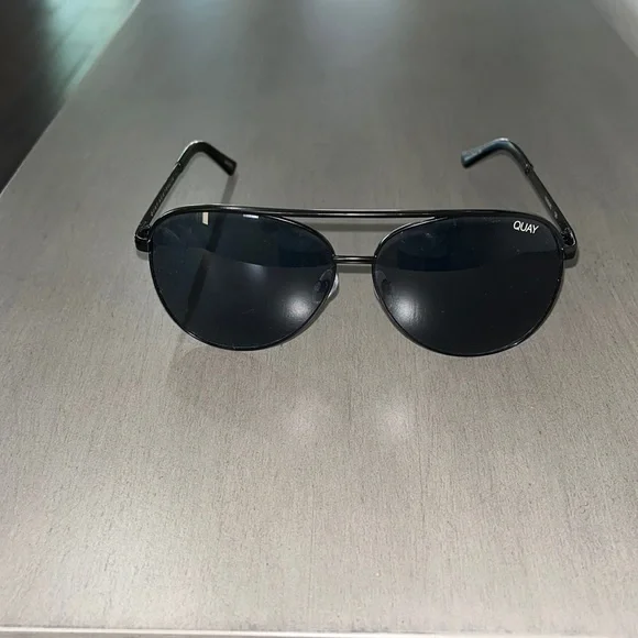 Quay Australia Vivienne Black/Smoke Aviator Sunglasses Quay Australia High Key Black Smoke Aviator Sunglasses  main image 2